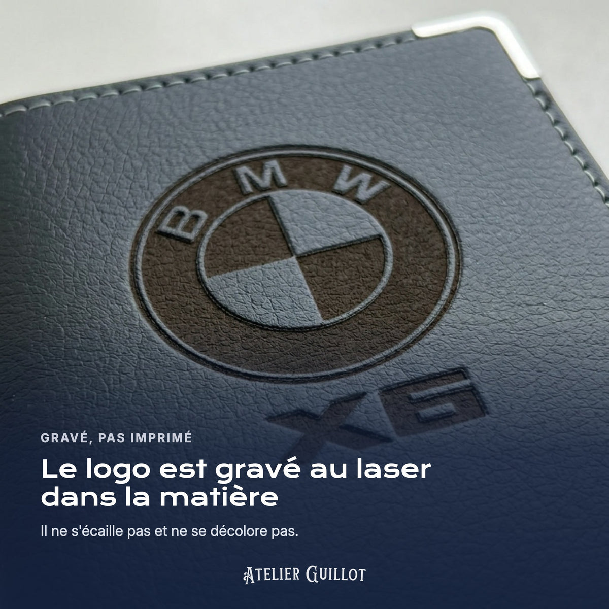 Logo BMW X6 gravé au laser dans le simili cuir