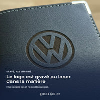 Logo Volkswagen gravé au laser dans le simili cuir