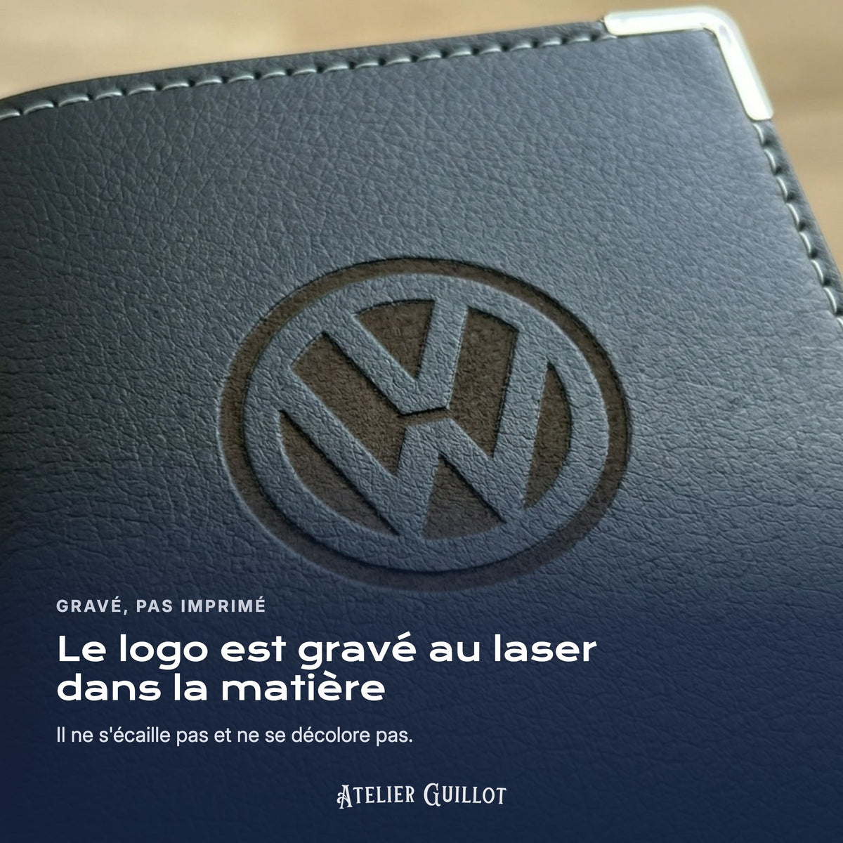 Logo Volkswagen gravé au laser dans le simili cuir