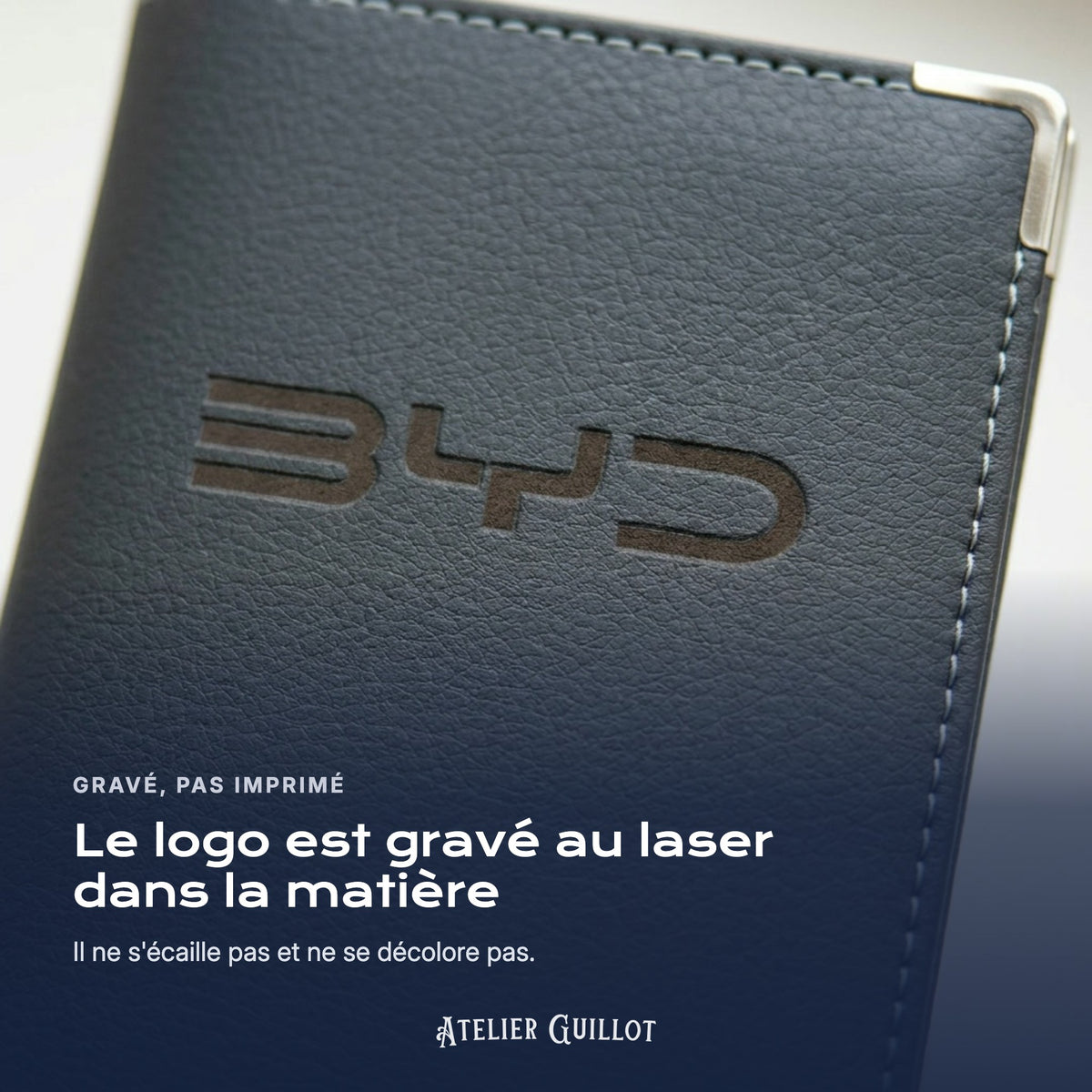 Logo BYD gravé au laser dans le simili cuir