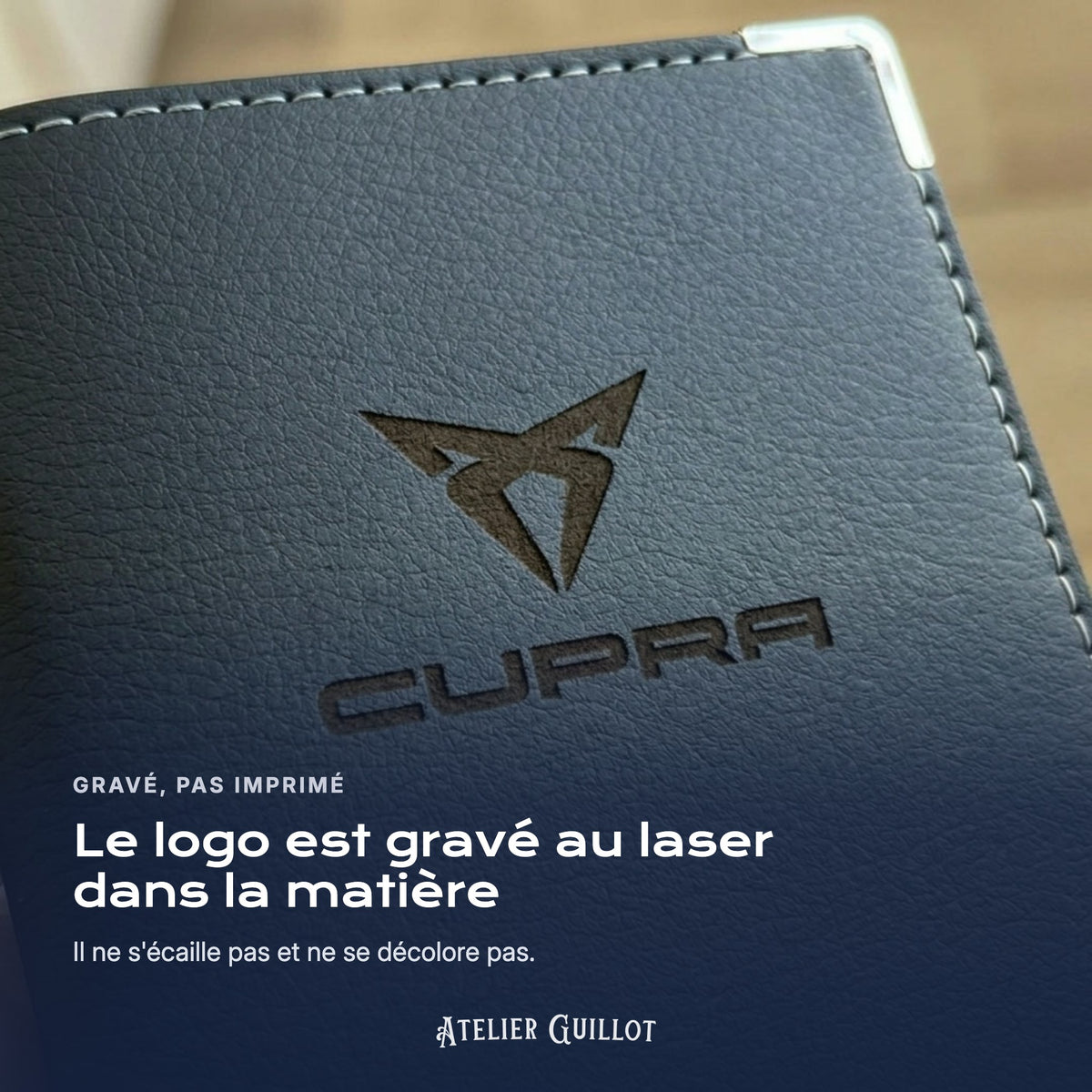 Logo Cupra gravé au laser dans le simili cuir