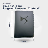 Fahrzeugscheinhülle DS Automobiles von Atelier Guillot: 10,4 × 14,2 cm im geschlossenen Zustand