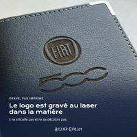 Logo Fiat 500 gravé au laser dans le simili cuir