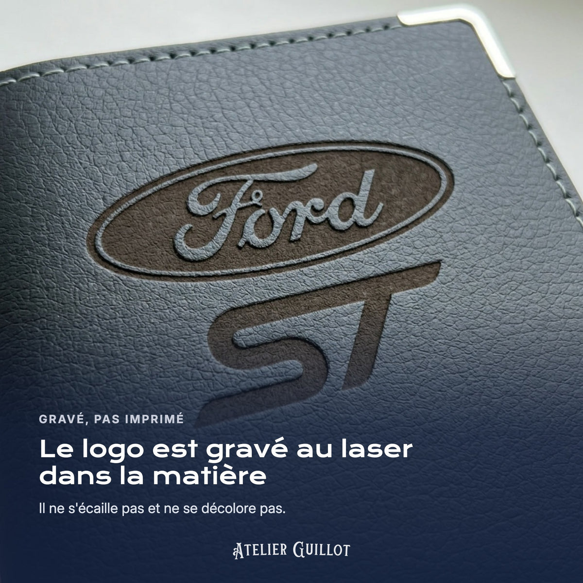 Logo Ford ST gravé au laser dans le simili cuir