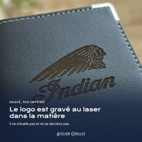 Logo Indian Motorcycle gravé au laser dans le simili cuir