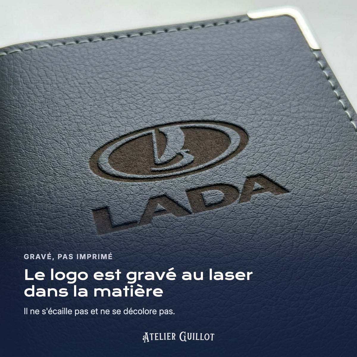 Logo Lada gravé au laser dans le simili cuir
