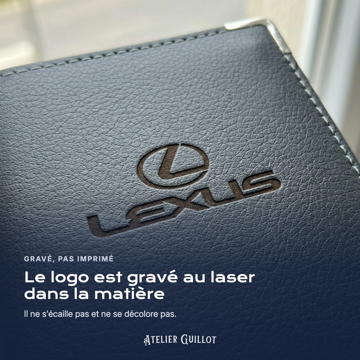Logo Lexus gravé au laser dans le simili cuir