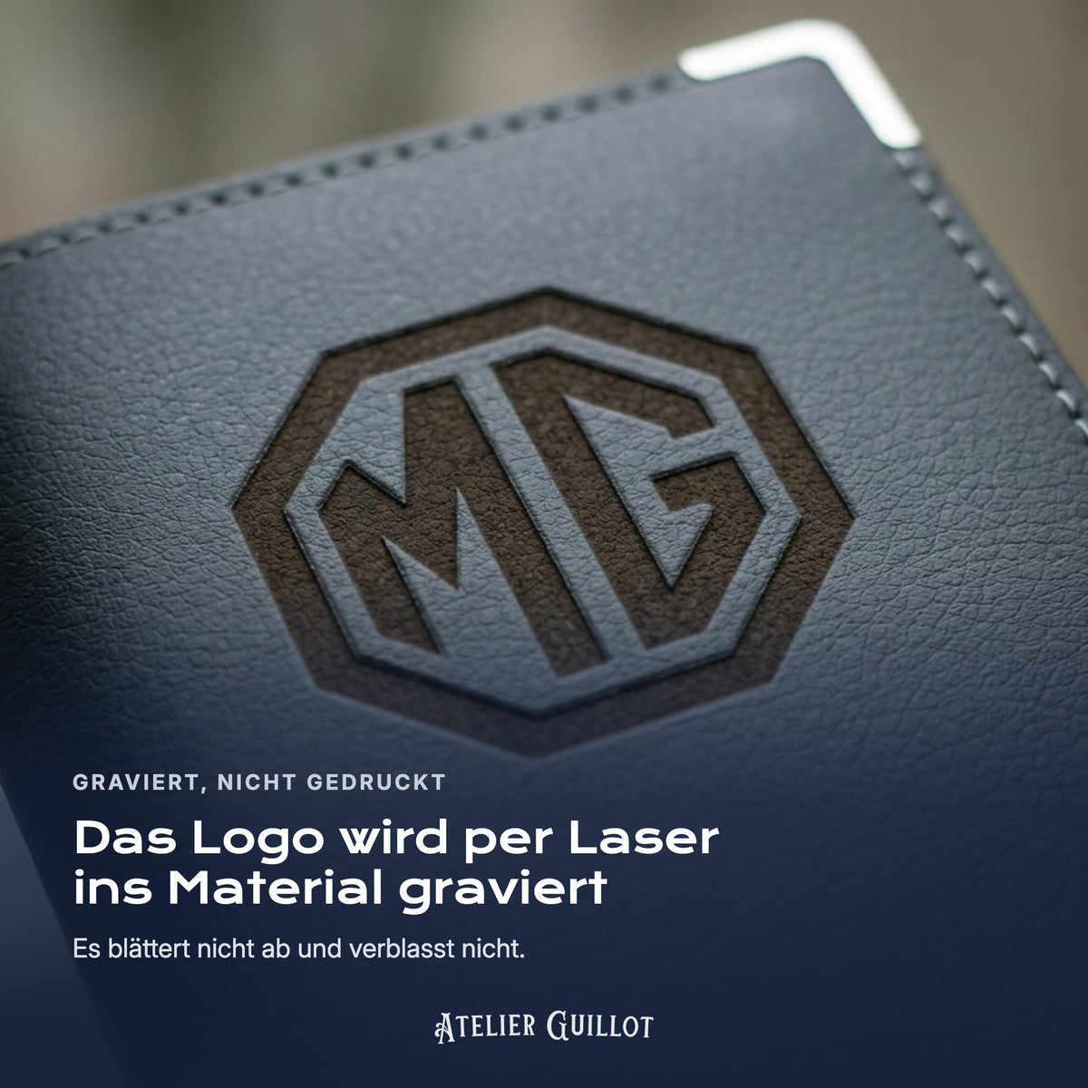 Logo MG, per Laser in Kunstleder graviert