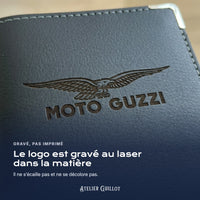 Logo Guzzi gravé au laser dans le simili cuir