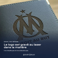 Logo Olympique de Marseille gravé au laser dans le simili cuir