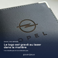 Logo Opel gravé au laser dans le simili cuir