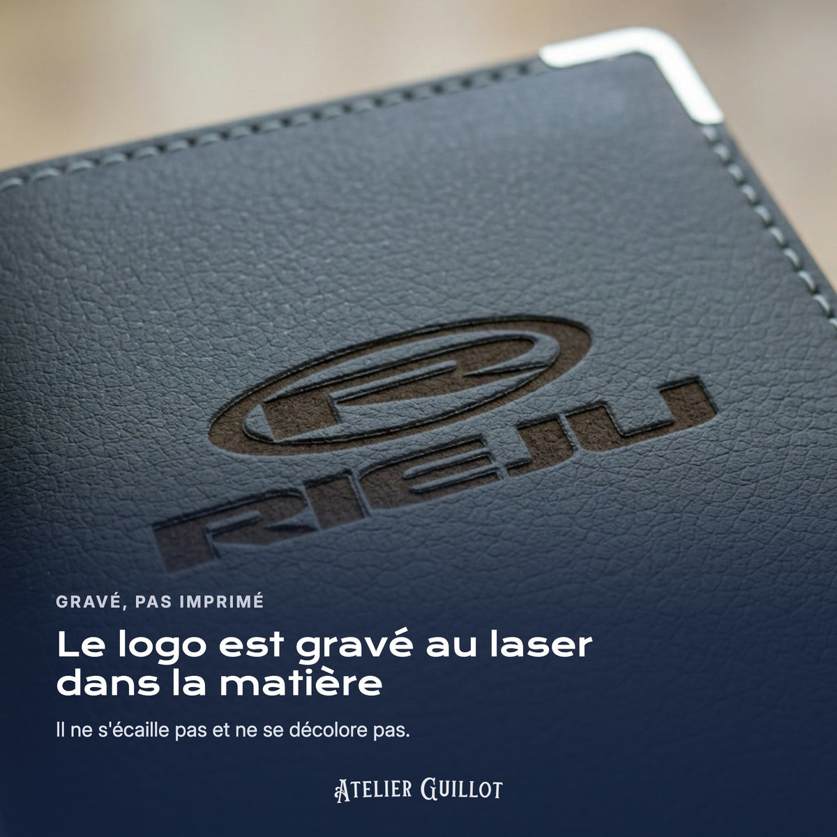 Logo Rieju gravé au laser dans le simili cuir