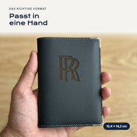 Fahrzeugscheinhülle Rolls-Royce aus Kunstleder in einer Hand