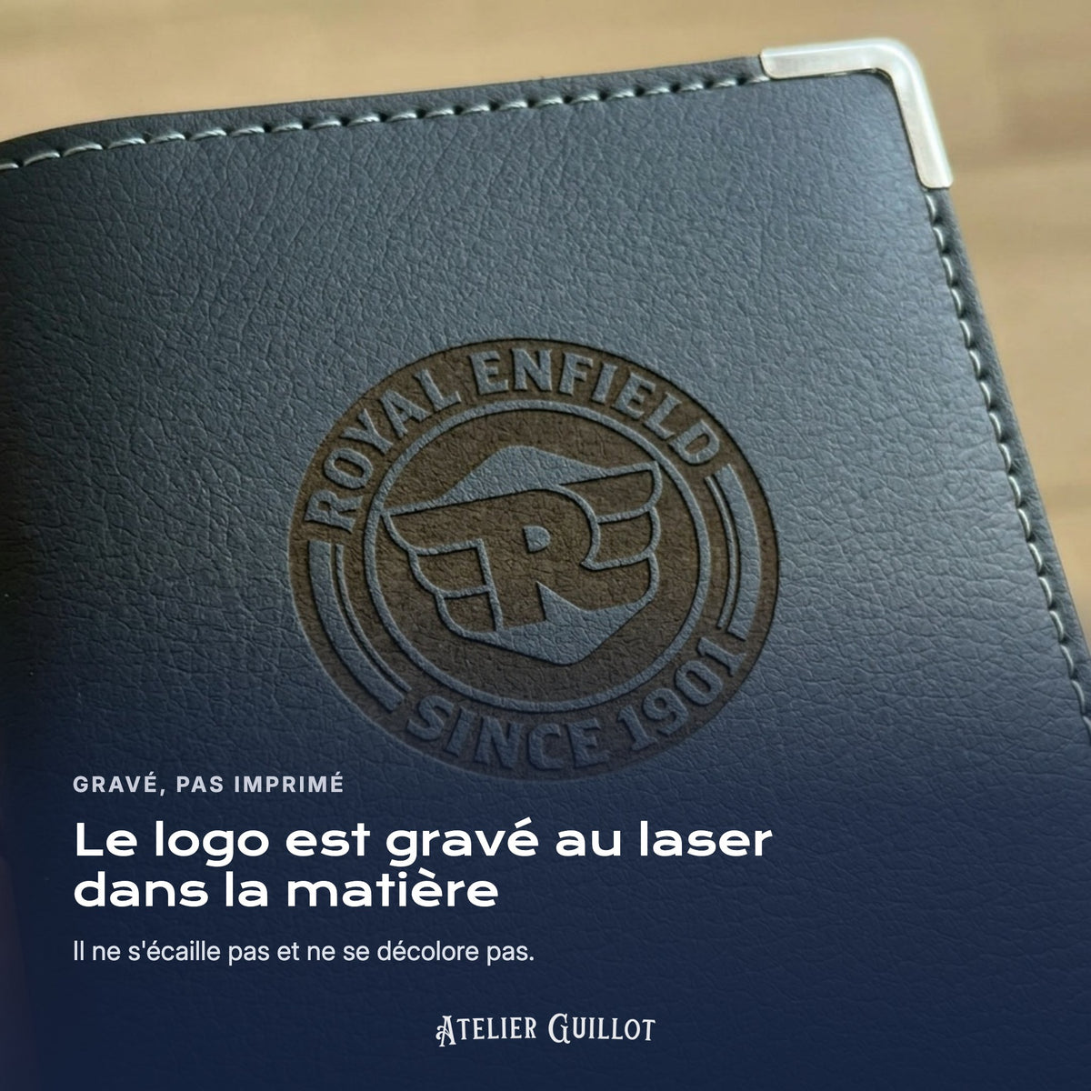Logo Royal Enfield gravé au laser dans le simili cuir