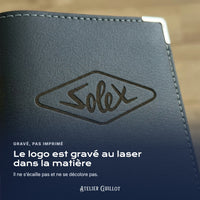 Logo Solex gravé au laser dans le simili cuir