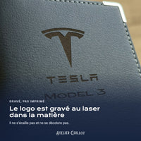 Logo Tesla Model 3 gravé au laser dans le simili cuir