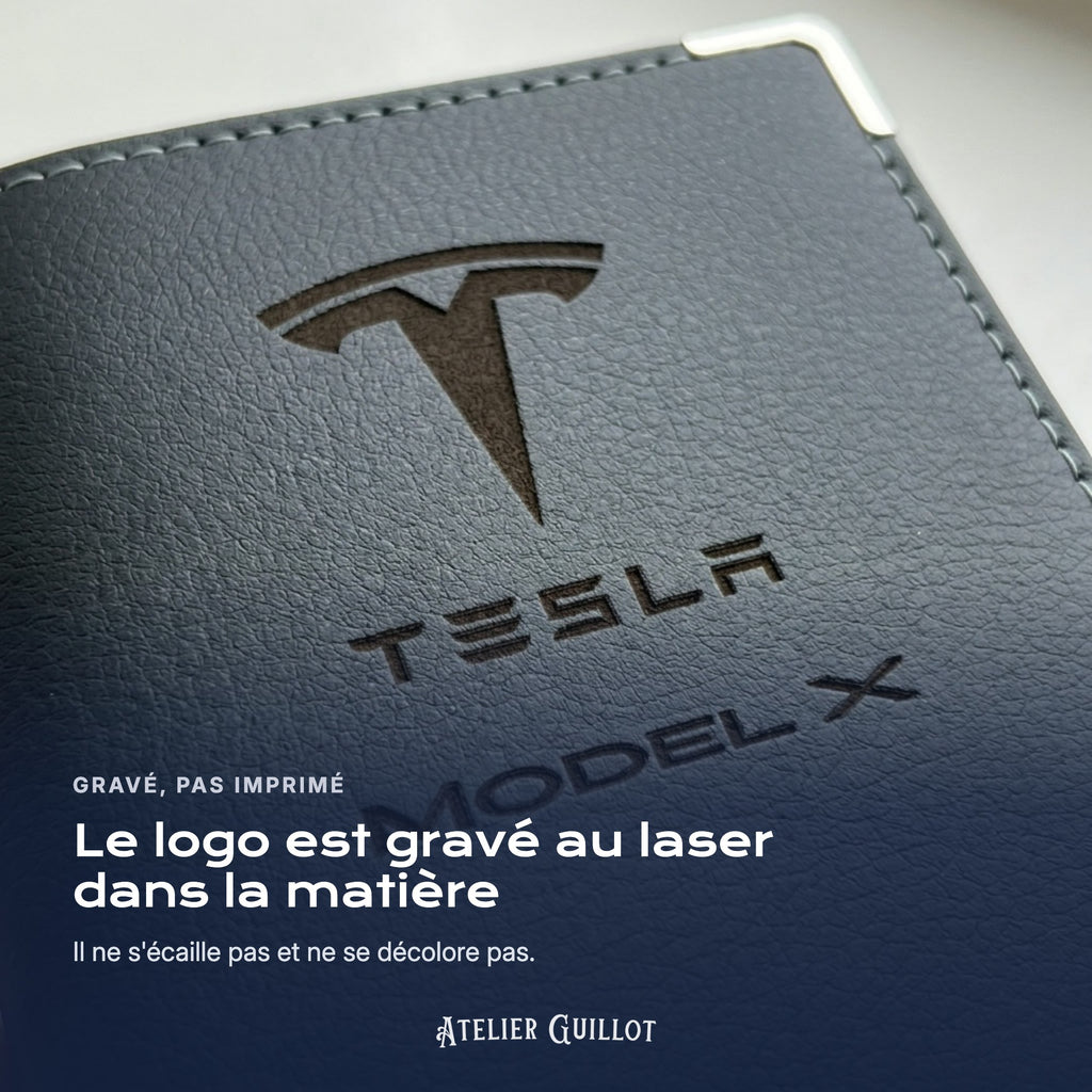 Logo Tesla Model X gravé au laser dans le simili cuir