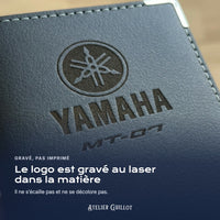 Logo Yamaha MT-07 gravé au laser dans le simili cuir