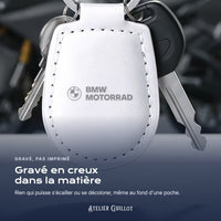 Logo BMW Motorrad gravé au laser dans le simili cuir