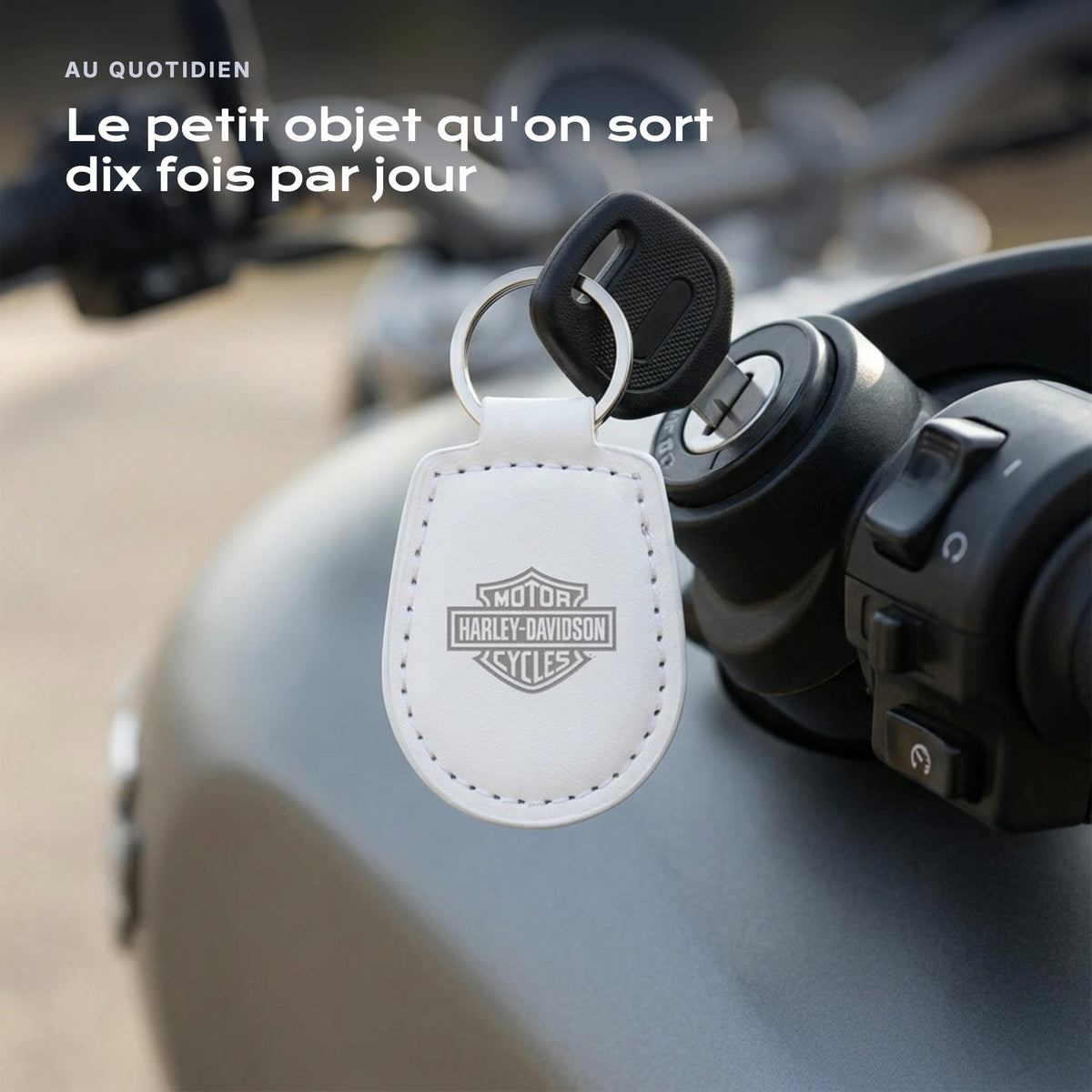 Porte-clés Harley-Davidson gravé, accroché à une clé