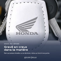 Logo Honda gravé au laser dans le simili cuir