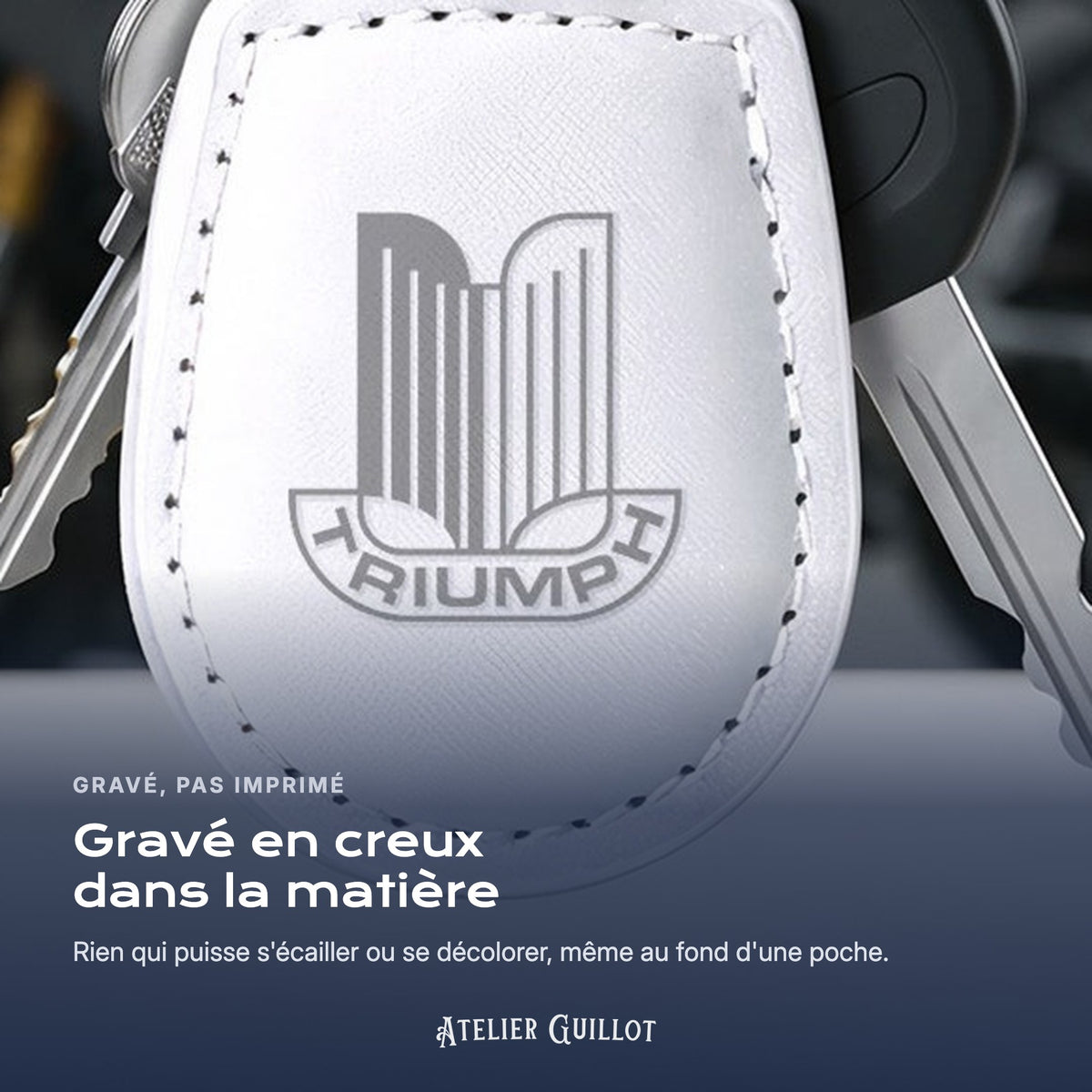 Logo Triumph gravé au laser dans le simili cuir