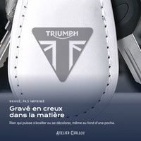 Logo Triumph gravé au laser dans le simili cuir