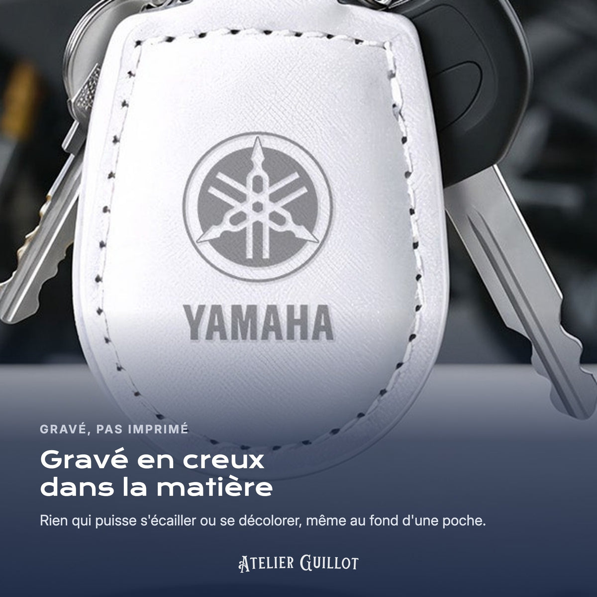 Logo Yamaha gravé au laser dans le simili cuir