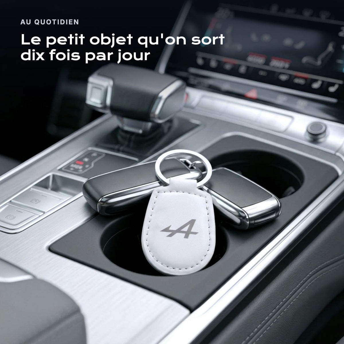 Porte-clés Alpine gravé, accroché à une clé