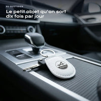 Porte-clés Alpine gravé, accroché à une clé