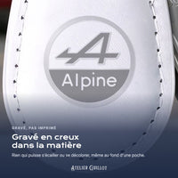 Logo Alpine gravé au laser dans le simili cuir