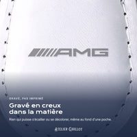 Logo AMG Mercedes gravé au laser dans le simili cuir