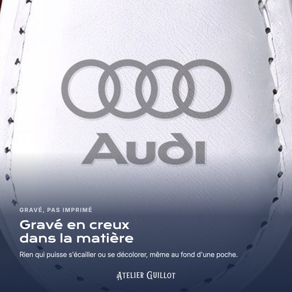 Logo Audi gravé au laser dans le simili cuir
