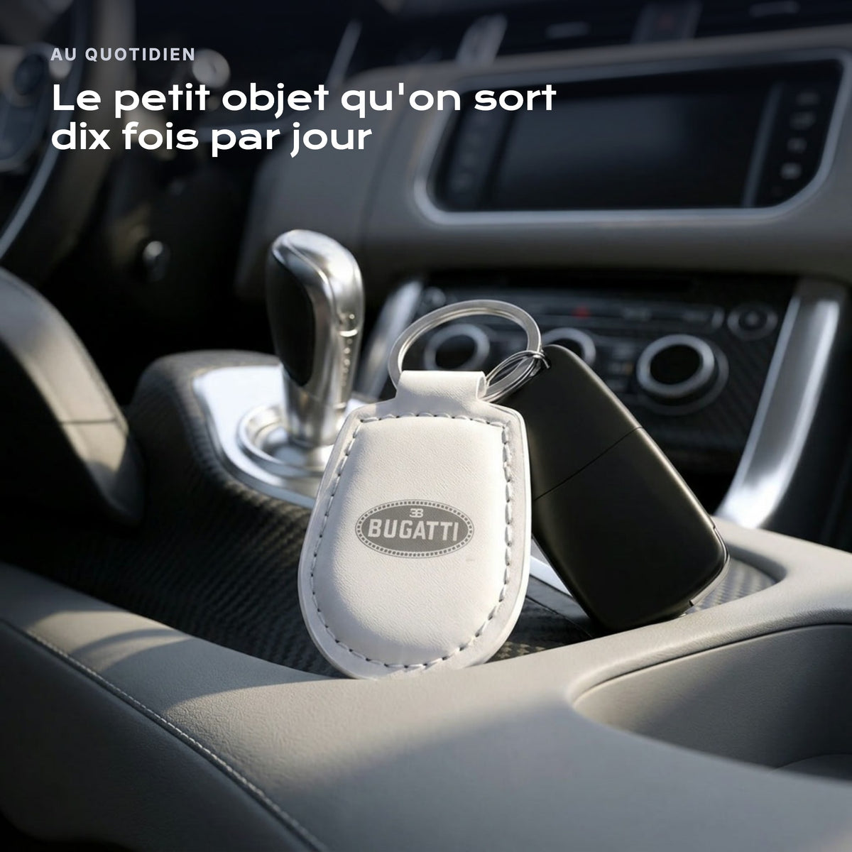 Porte-clés Bugatti gravé, accroché à une clé