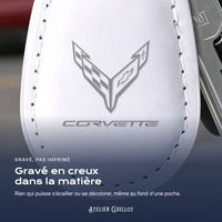 Logo Corvette gravé au laser dans le simili cuir