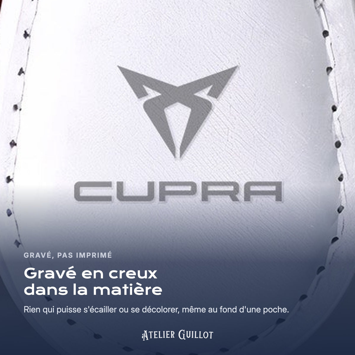Logo Cupra gravé au laser dans le simili cuir