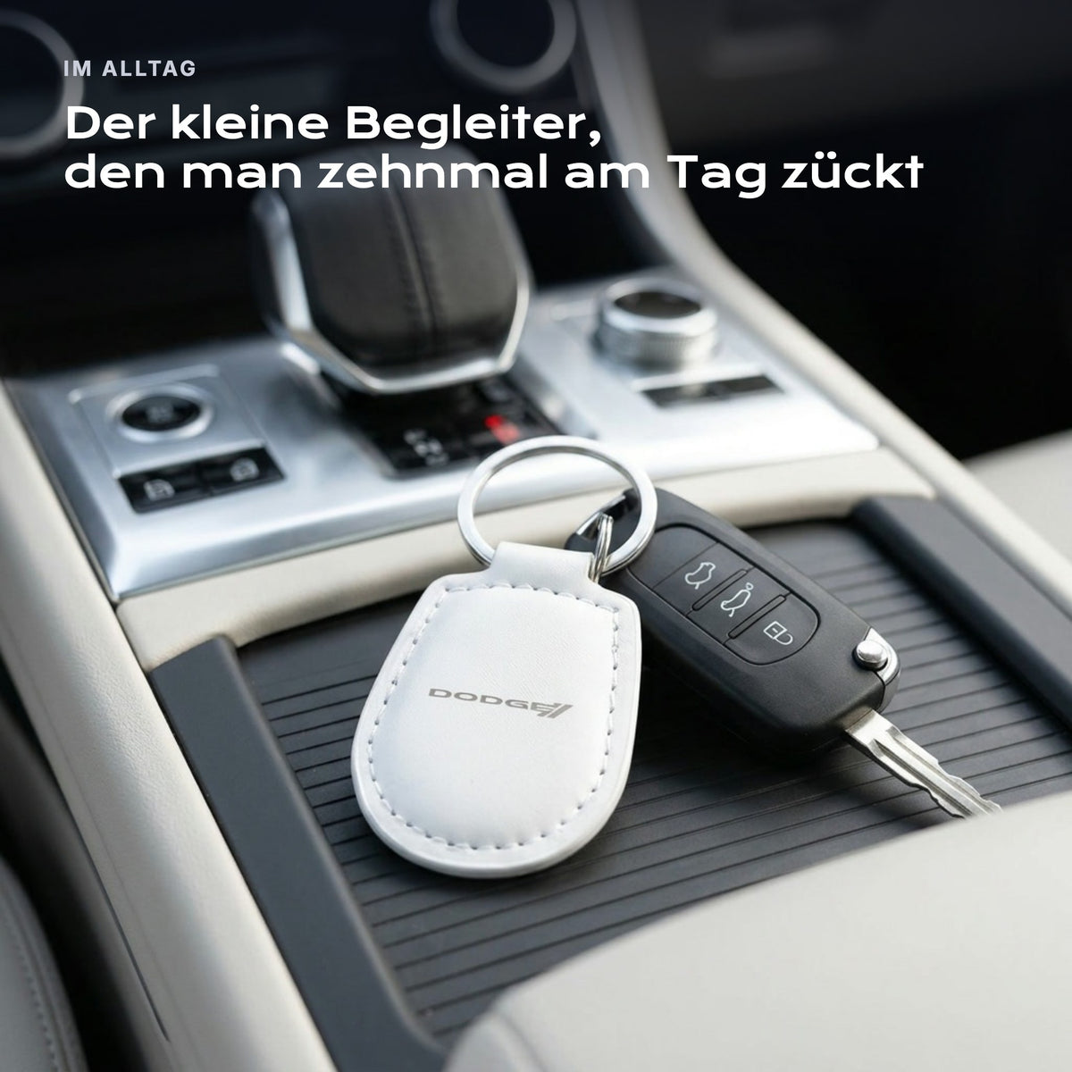 Gravierter Schlüsselanhänger Dodge an einem Schlüssel