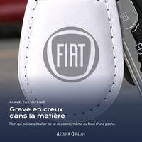 Logo Fiat gravé au laser dans le simili cuir