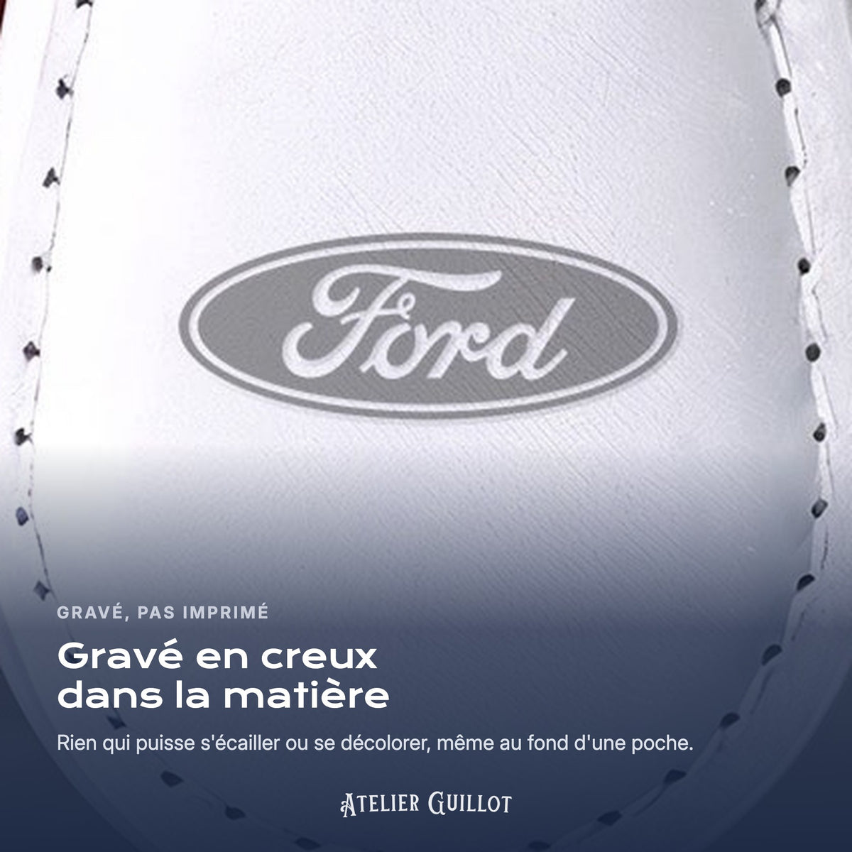 Logo Ford gravé au laser dans le simili cuir