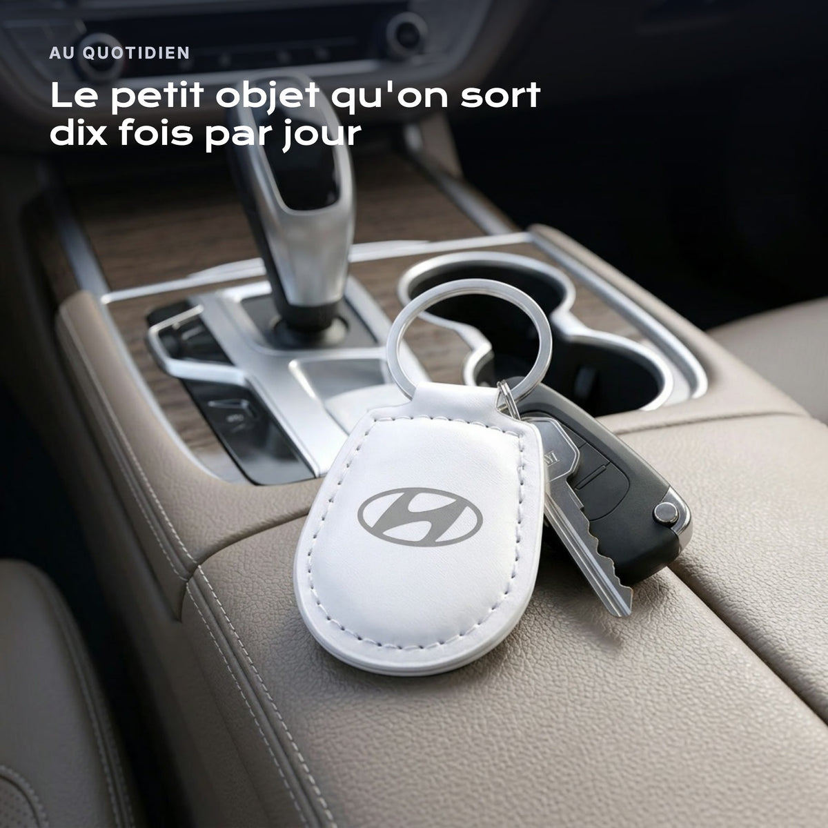Porte-clés Hyundai gravé, accroché à une clé