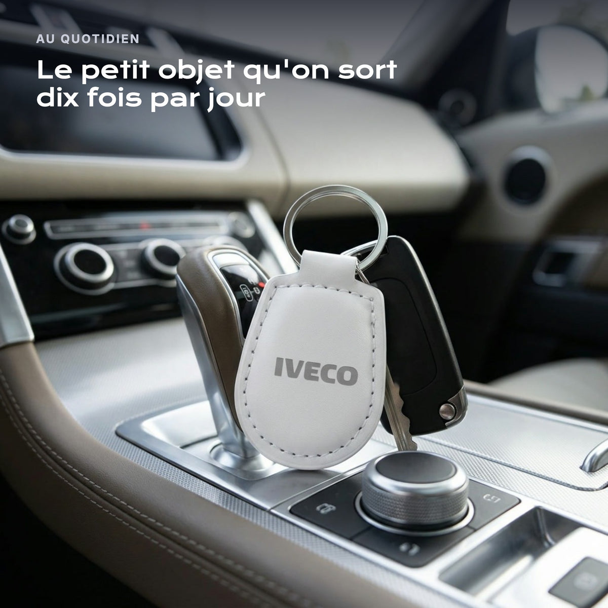 Porte-clés Iveco gravé, accroché à une clé