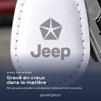Logo Jeep gravé au laser dans le simili cuir