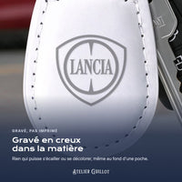 Logo Lancia gravé au laser dans le simili cuir
