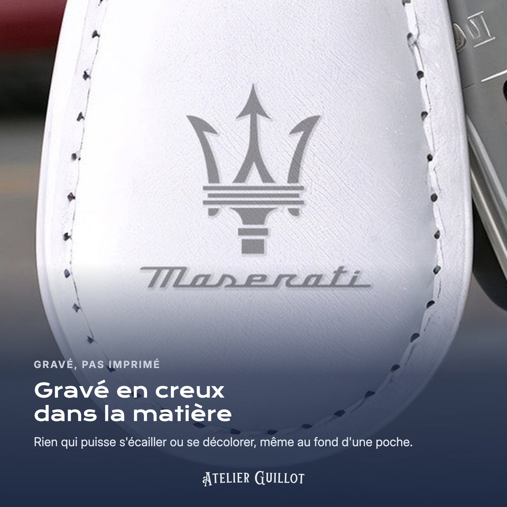 Logo Maserati gravé au laser dans le simili cuir