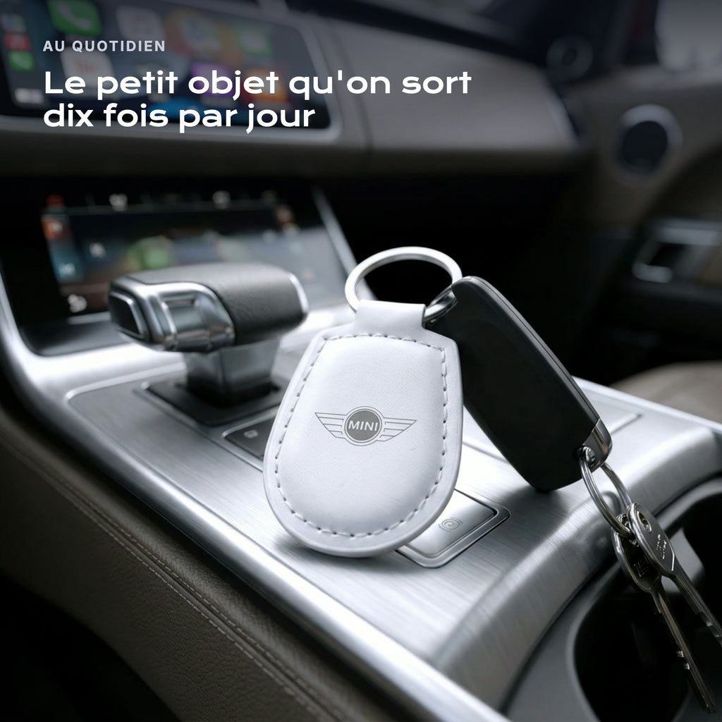 Porte-clés Mini gravé, accroché à une clé