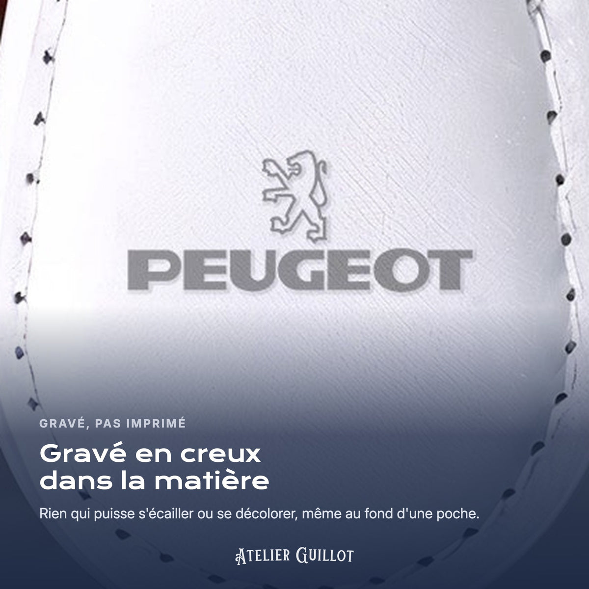 Logo Peugeot gravé au laser dans le simili cuir