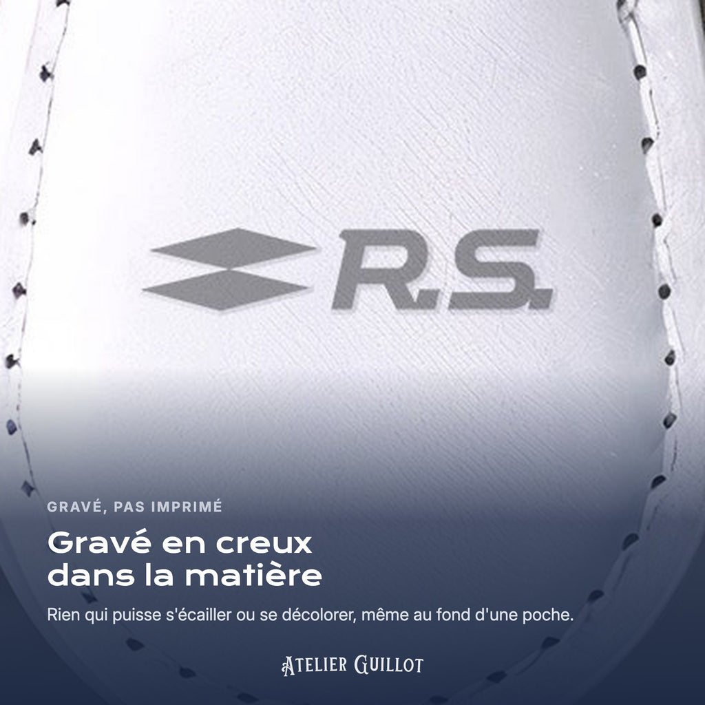 Logo Renault RS gravé au laser dans le simili cuir