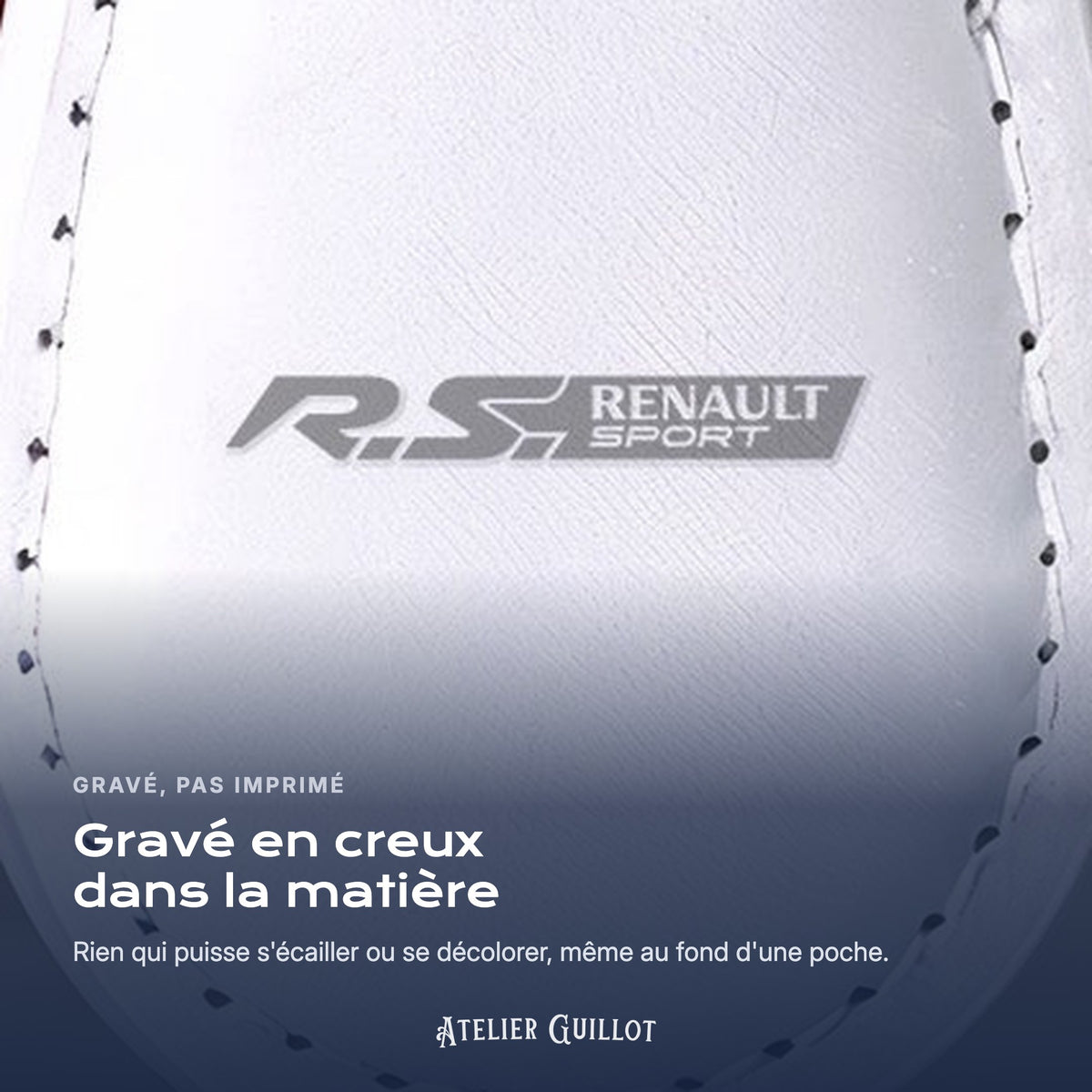 Logo Renault RS Sport gravé au laser dans le simili cuir