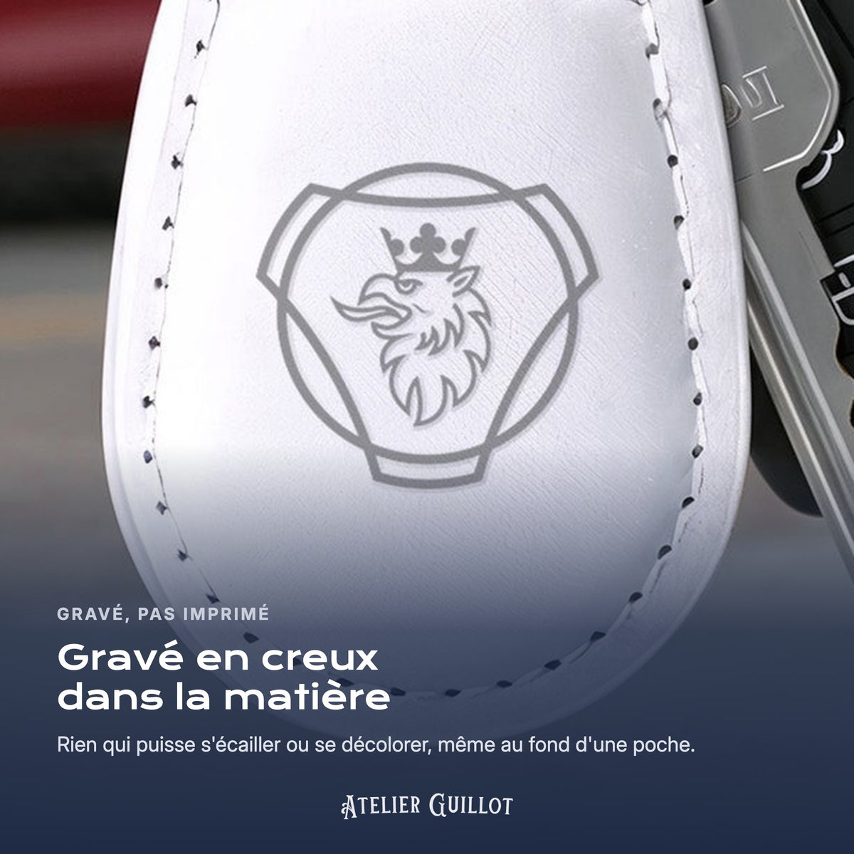 Logo Scania gravé au laser dans le simili cuir