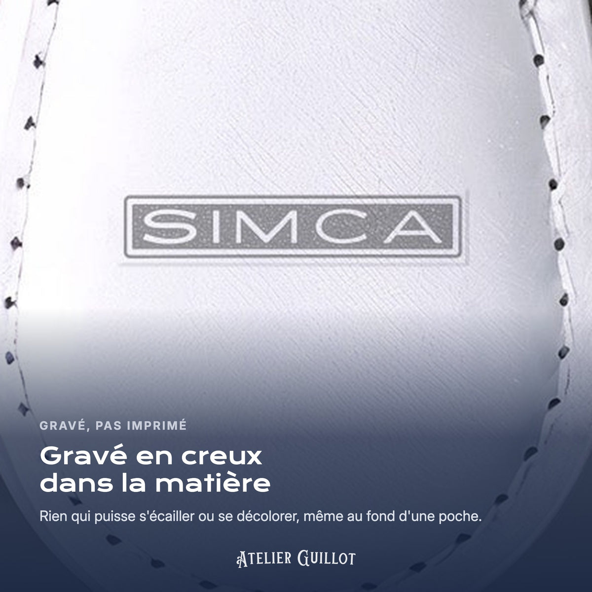Logo Simca gravé au laser dans le simili cuir